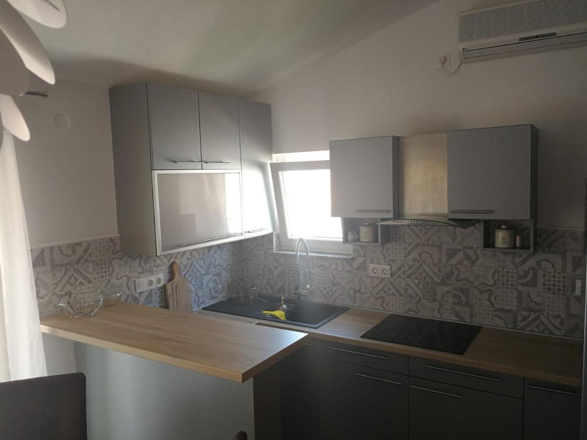 Apartmani Nea Biograd Na Moru Extérieur photo
