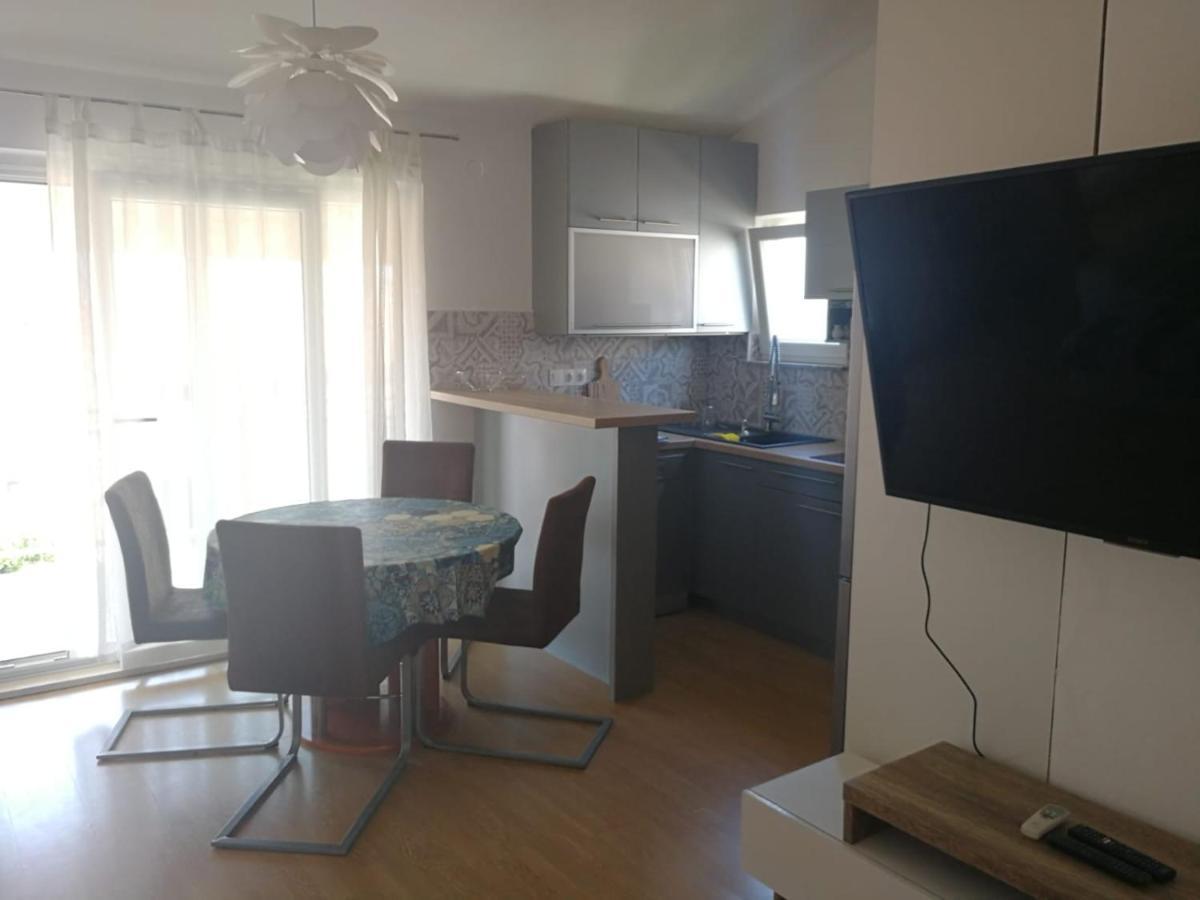 Apartmani Nea Biograd Na Moru Extérieur photo