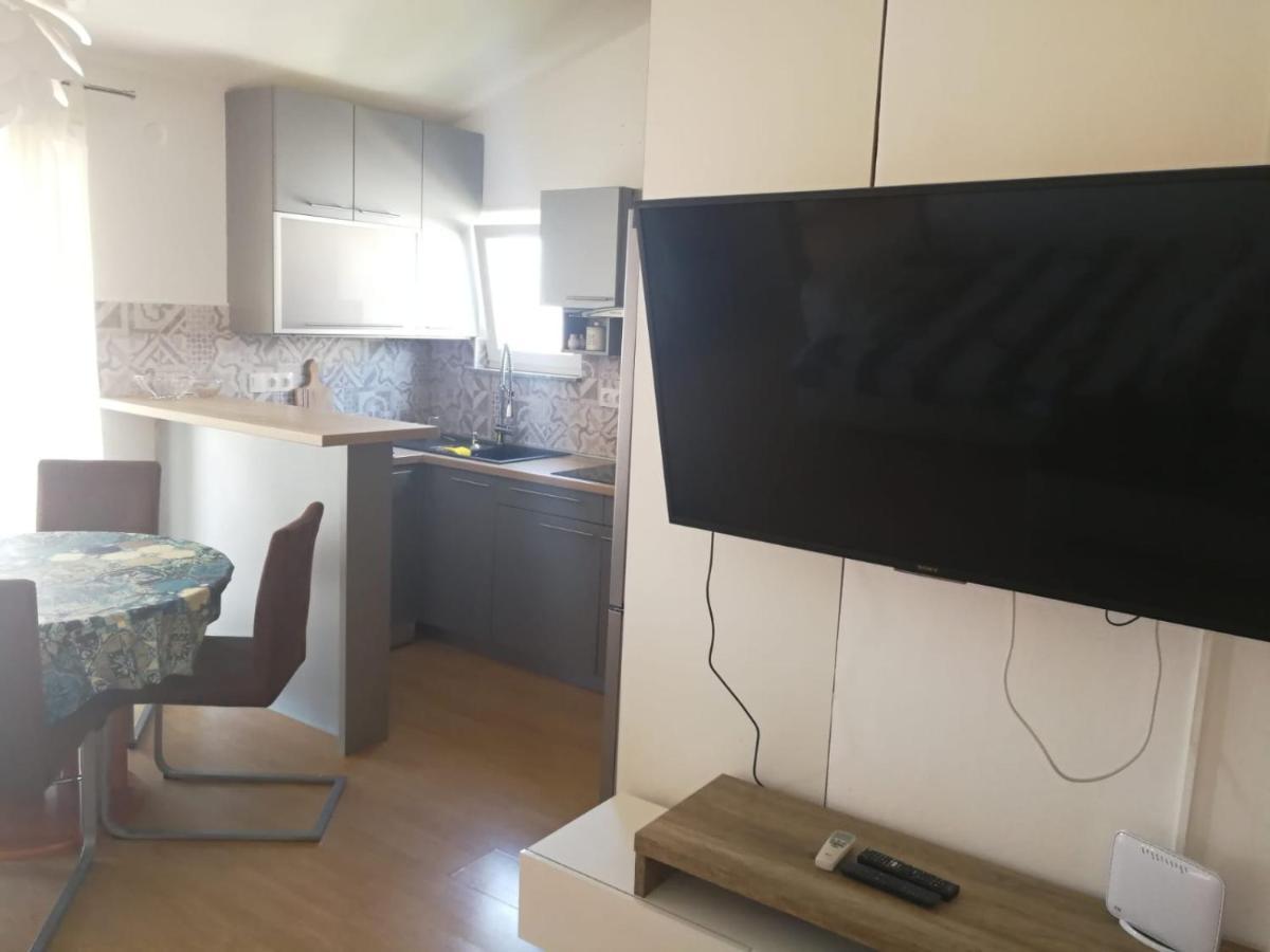 Apartmani Nea Biograd Na Moru Extérieur photo